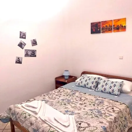 Elafonisos: Two Storey House On The Sea Front בית נופש אלפוניסוס