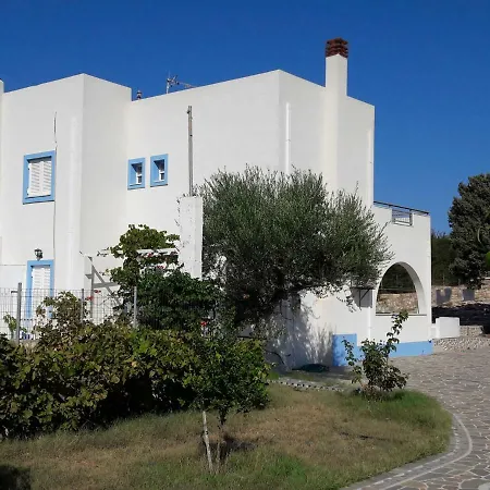 Elafonisos: Two Storey House On The Sea Front Elafóniszosz