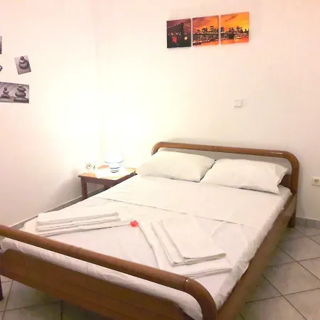 Casa vacanze Elafonisos: Two Storey House On The Sea Front *