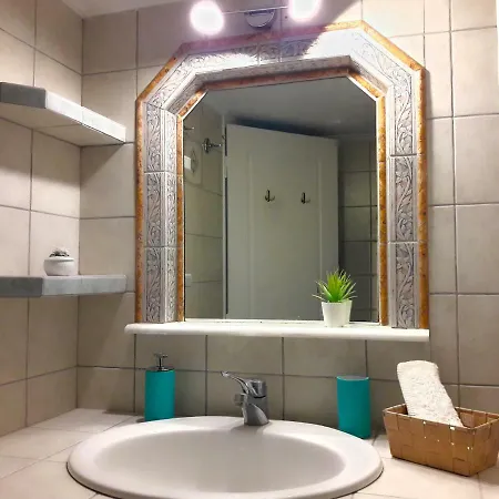 Elafonisos: Two Storey House On The Sea Front Elafonissos