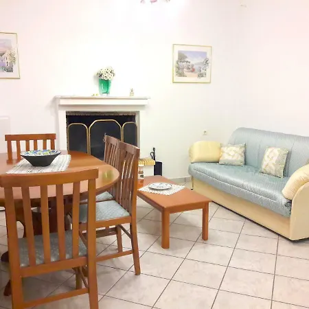 Elafonisos: Two Storey House On The Sea Front * Elafonissos