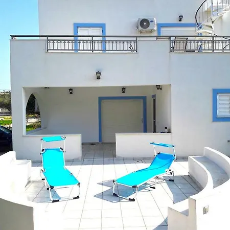Elafonisos: Two Storey House On The Sea Front בית נופש אלפוניסוס