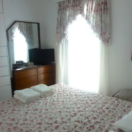 Elafonisos: Two Storey House On The Sea Front Casa vacanze Elafonissos