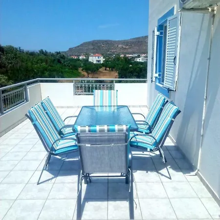 Elafonisos: Two Storey House On The Sea Front בית נופש *