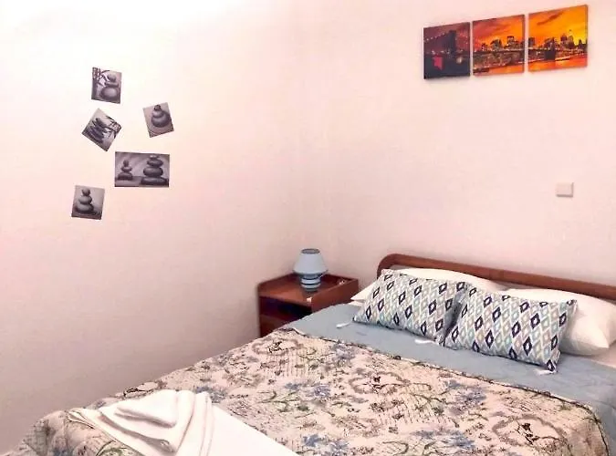 Elafonisos: Two Storey House On The Sea Front 펜션 엘라포니소스