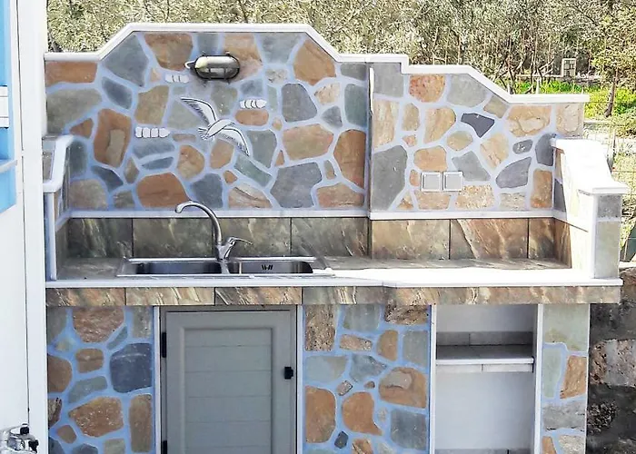 Elafonisos: Two Storey House On The Sea Front 펜션 엘라포니소스