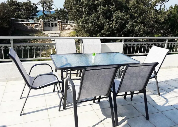 펜션 Elafonisos: Two Storey House On The Sea Front 엘라포니소스