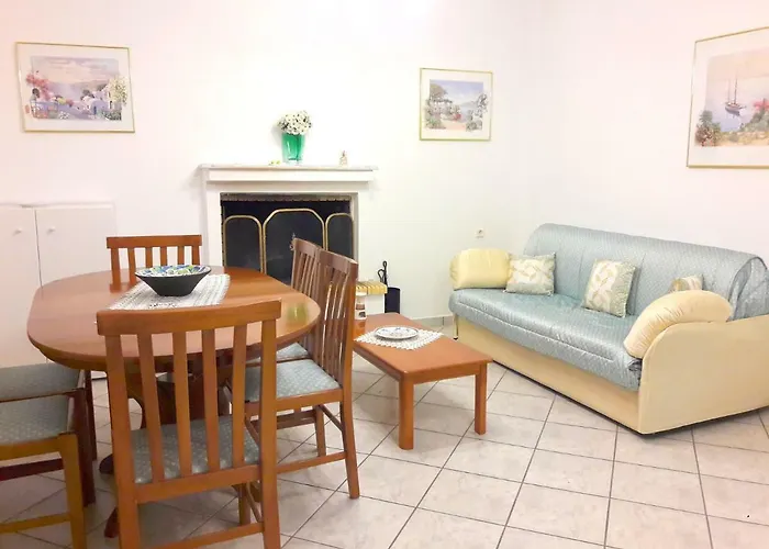 Elafonisos: Two Storey House On The Sea Front * 엘라포니소스