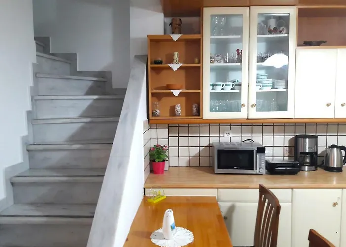 Elafonisos: Two Storey House On The Sea Front 엘라포니소스