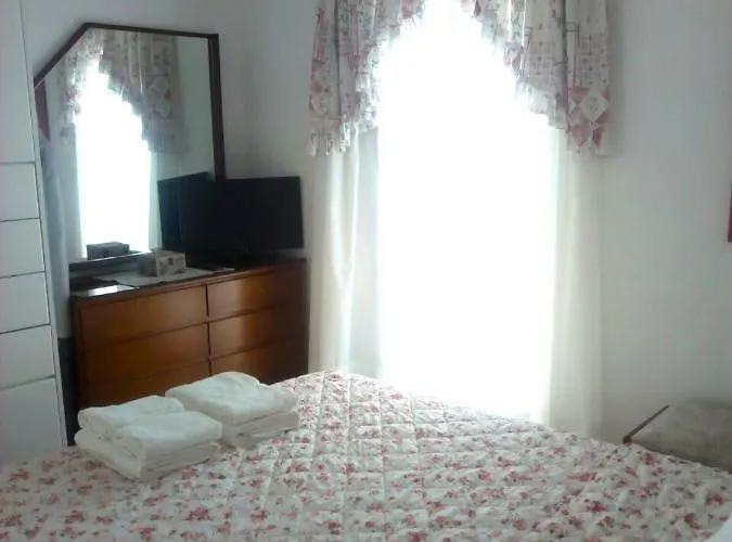 Elafonisos: Two Storey House On The Sea Front 펜션 엘라포니소스